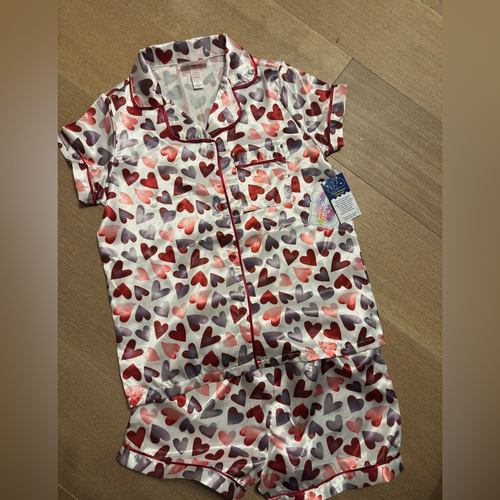 Girls 2 Piece Satin Like Heart Valentines PJ’s Short Set 10